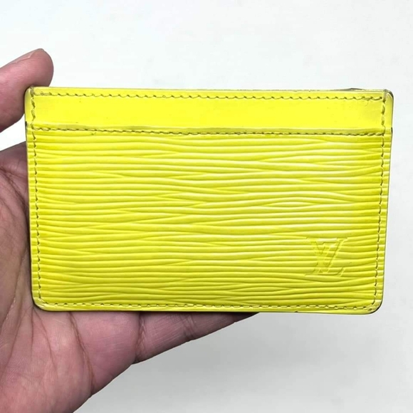 ▪️🎾 LOUIS VUITTON EPI CARDHOLDER 🎾◾️ - Picture 4 of 8